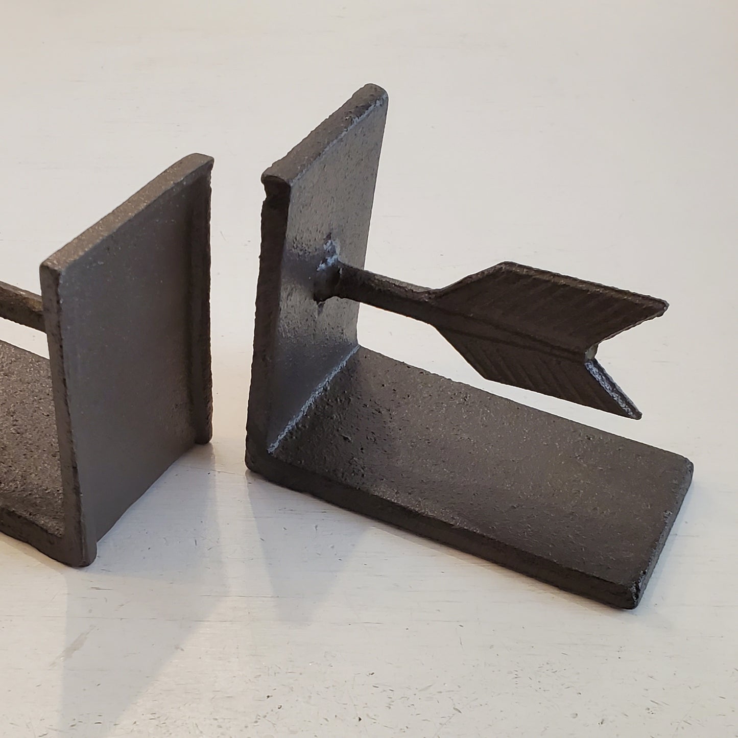 Bookends - Arrow