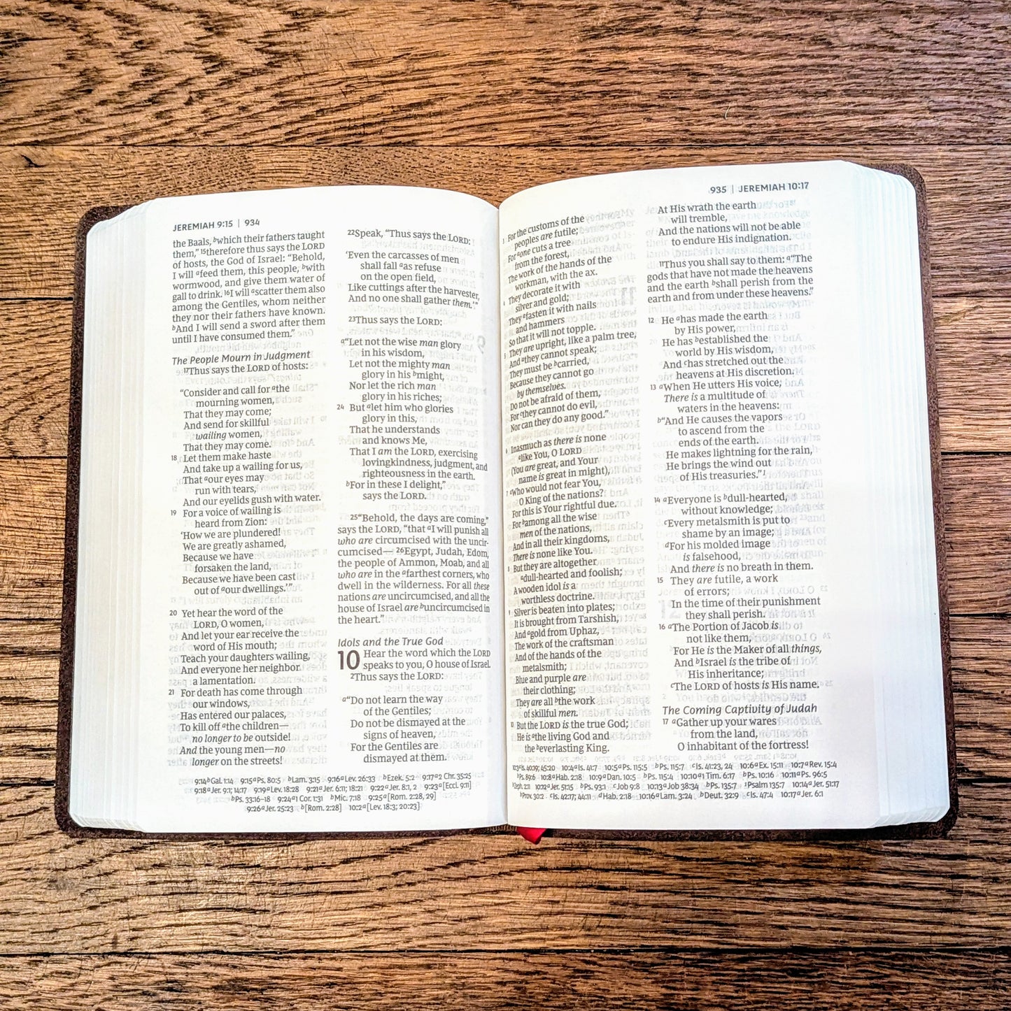 GB NKJV Bible, Personal Size Reference Bible, Dark Brown Genuine Leather