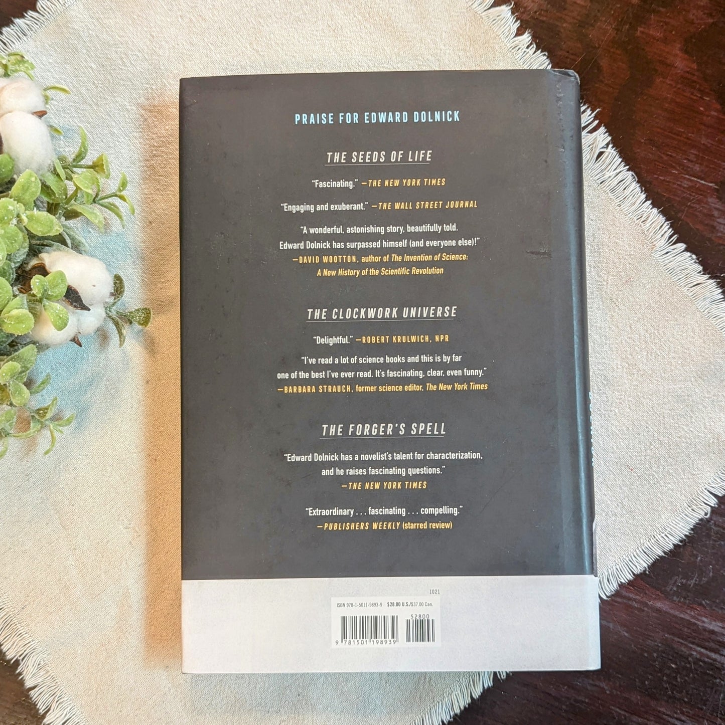 GB The Writing of the Gods: The Race to Decode the Rosetta Stone