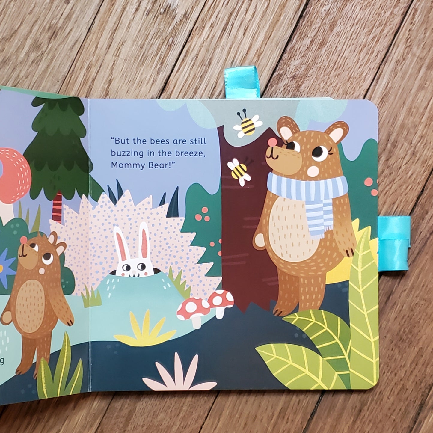 Board Book - Bedtime, Little Bear: Pull the Ribbons to Explore the Story