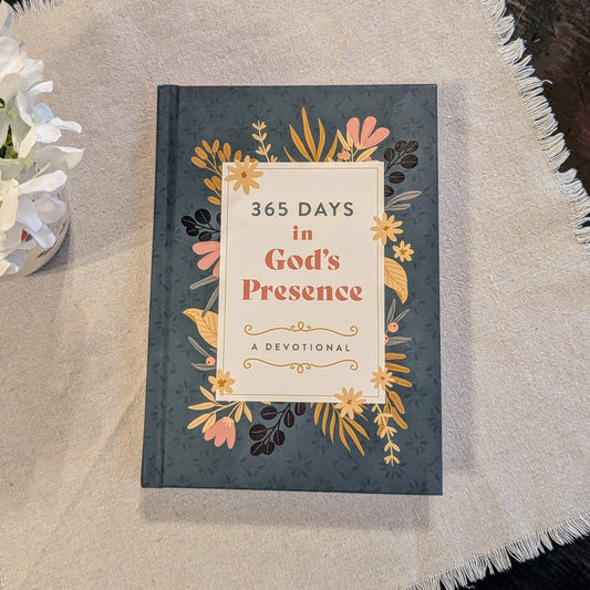 365 Days in God's Presence - A Devotional